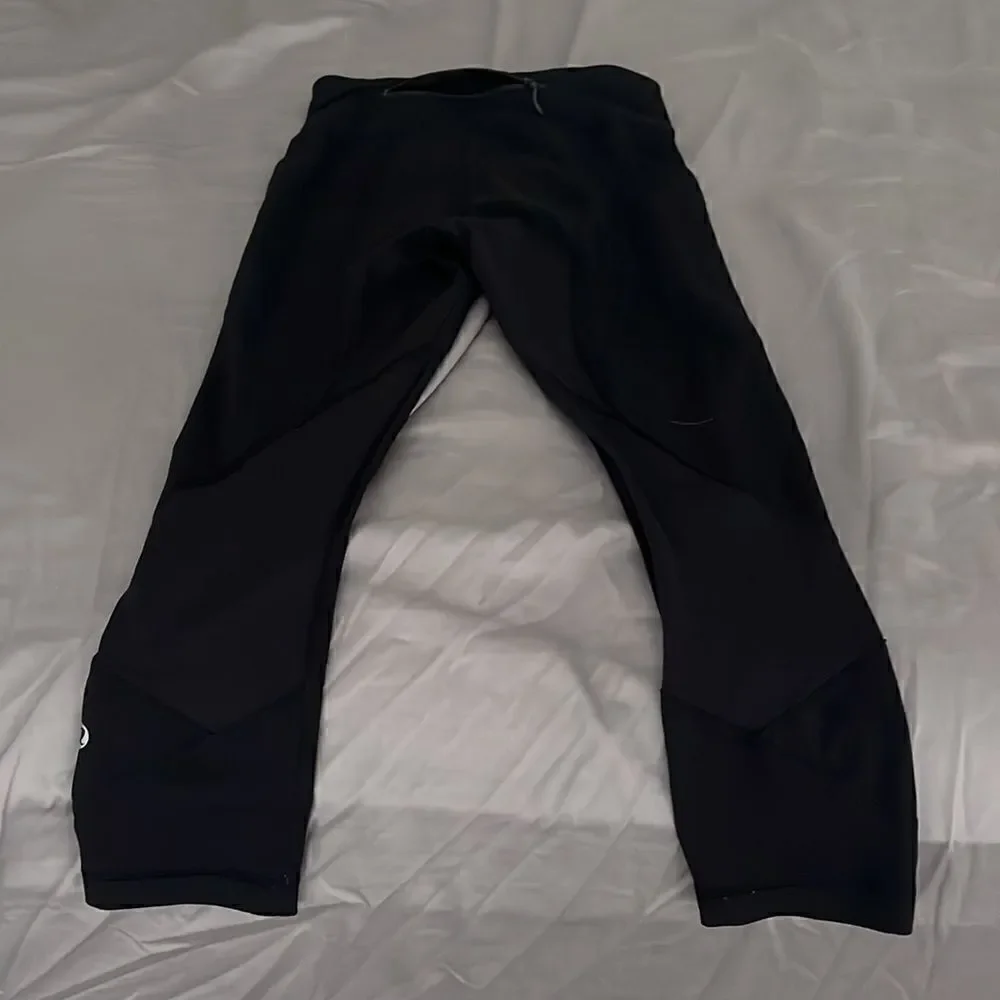 Lululemon black run pace crops, size 2 - Picture 4 of 4